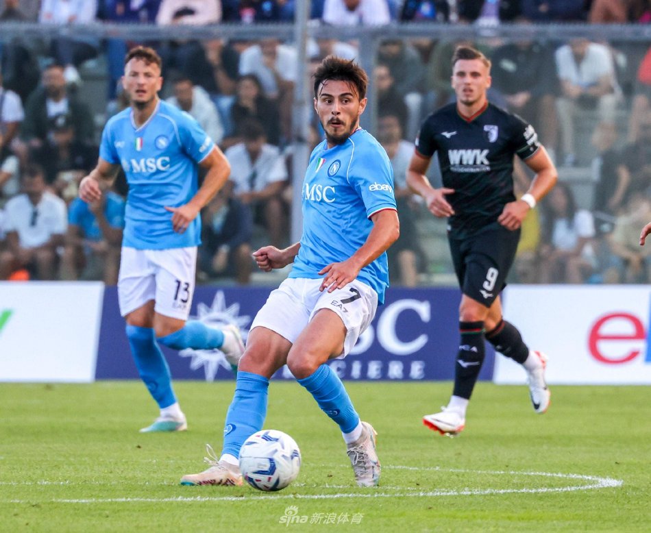 合了滑雪和 合了滑雪和